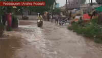Water tanker bursts in AP’s Peddapuram, triggers flash floods 