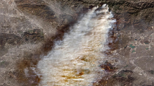 Overview of Eaton fire burning