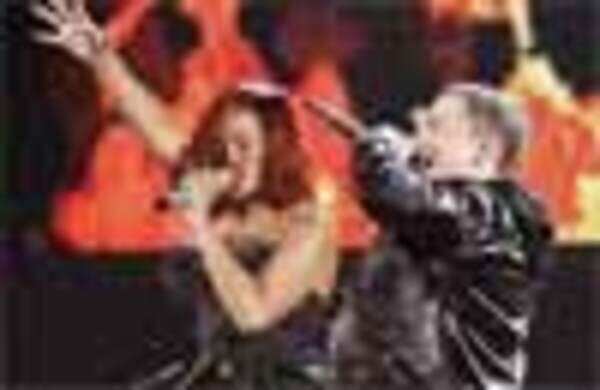 Night of upsets at Grammy Awards