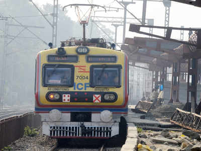 Borivali station registers highest earnings from AC local commuters