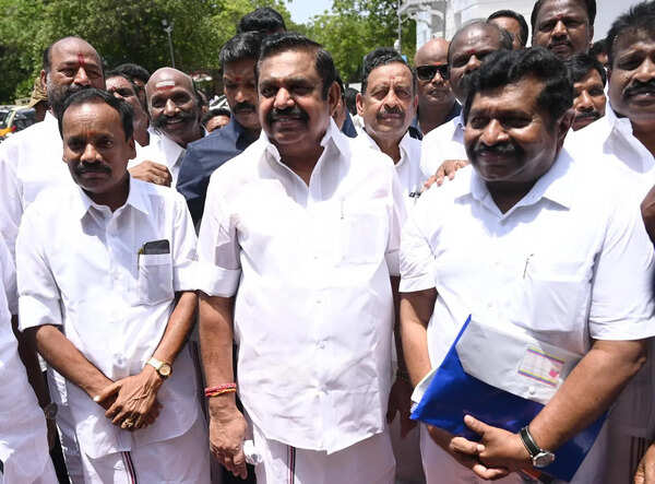 AIADMK slams TVK for ‘horse-trading’, demands CBI probe