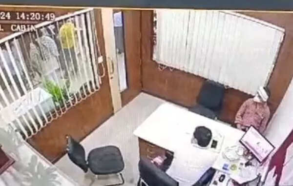‘Debt-ridden’ man enters bank with suicide note in UP's Shamli, walks out after robbing Rs 40 lakh