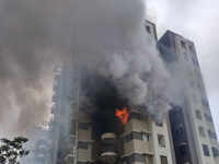 One killed, seven injured in a major fire at Ahmedabad building 