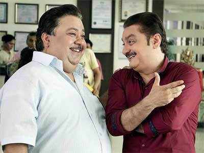 Comedy stalwarts Vinay Pathak, Manoj Pahwa unite for the first time
