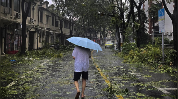 Strongest Typhoon to hit shanghai since 1949