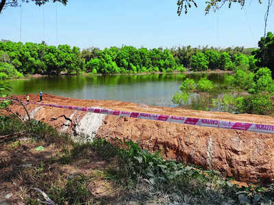 Vengaiah Lake: Walls rise, concerns surge