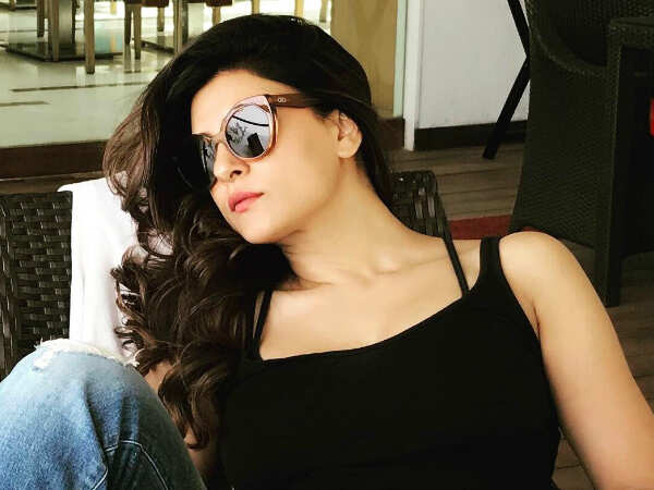 Sushmita Sen's first attempt in gymnastic rings will give you midweek motivation