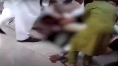 Lahore: Hundreds of men molest woman on Pakistan's independence ...