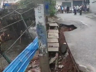 Heavy rains flood parts of Bengaluru, bring down 10 trees