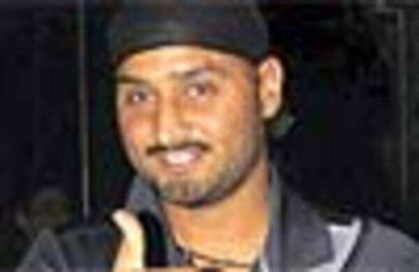 I hope Dhoni sends me up the order: Harbhajan
