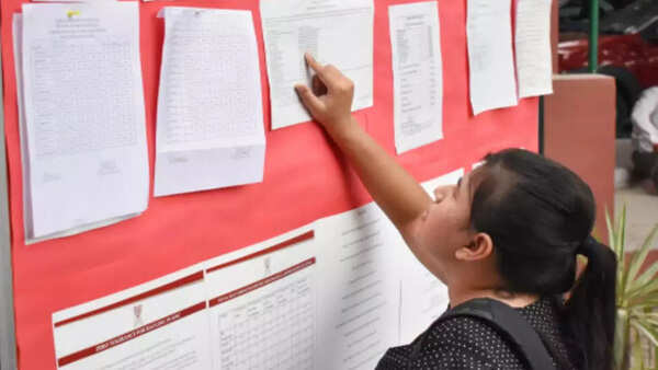 In race for Delhi University, brace for 100% cutoff in key courses