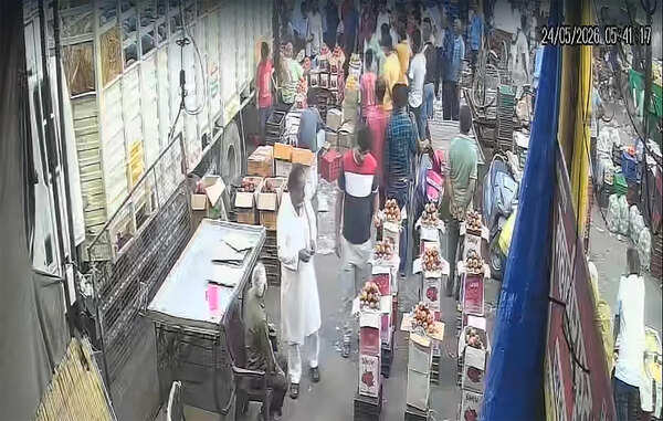 Fruit trader stabbed to death with awl after argument over parking in Gurgaon