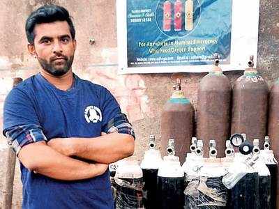Malad man sells SUV, gives oxygen cylinders to 250 families for free