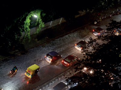 Non-functioning street lights plunge Bengaluru roads into darkness