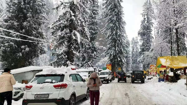 2,000 tourists rescued from Atal Tunnel