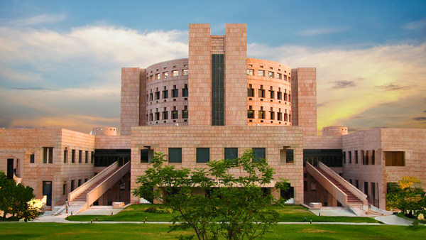Become a Tech Product Manager with ISB Online’s GenAI-powered 28-week Certification Programme