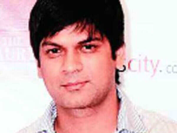 Imran Zahid to reprise Anupam’s role in Daddy’s stage avatar