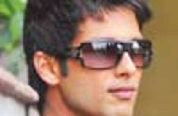 Cops crash Shahid's b'day