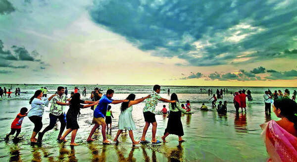 Cooler Sunday, but cloud cover to keep day temp around 38 deg C this week
