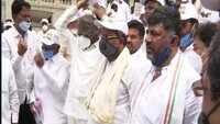 Karnataka Congress protests against COVID-19 package, calls it ‘bogus announcement’ 