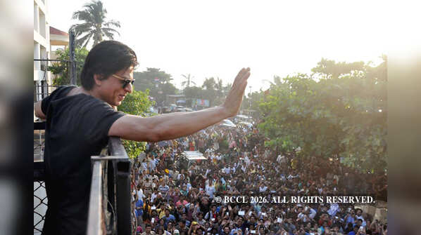 Shah Rukh Khan celebrated his birthday with media and fans
