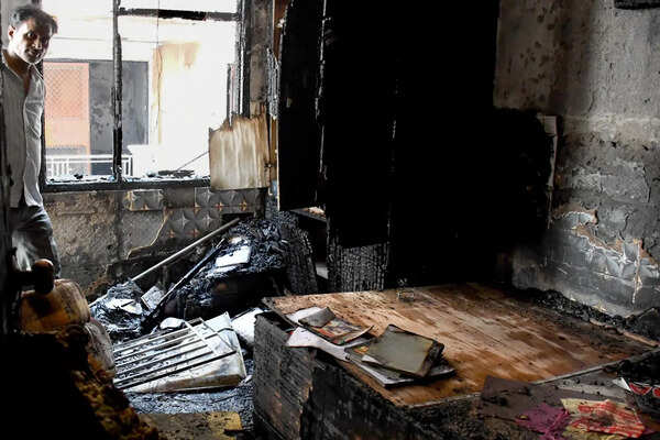 Transformer fire in Laxmi Nagar leaves 14 flats gutted, 50 escape