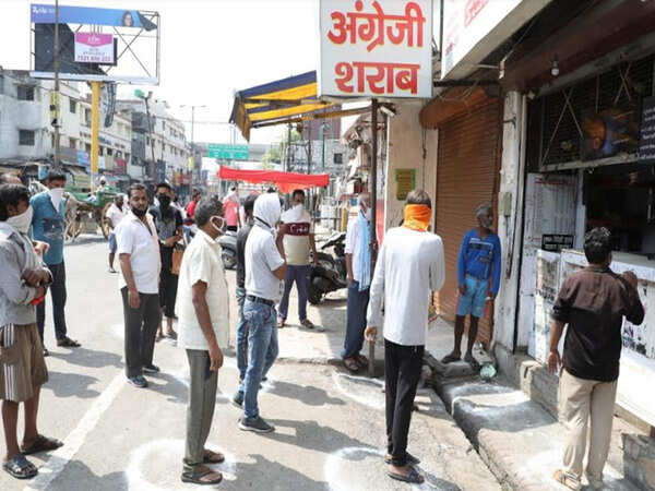 Tipplers run for booze in Lucknow after 40 dry days