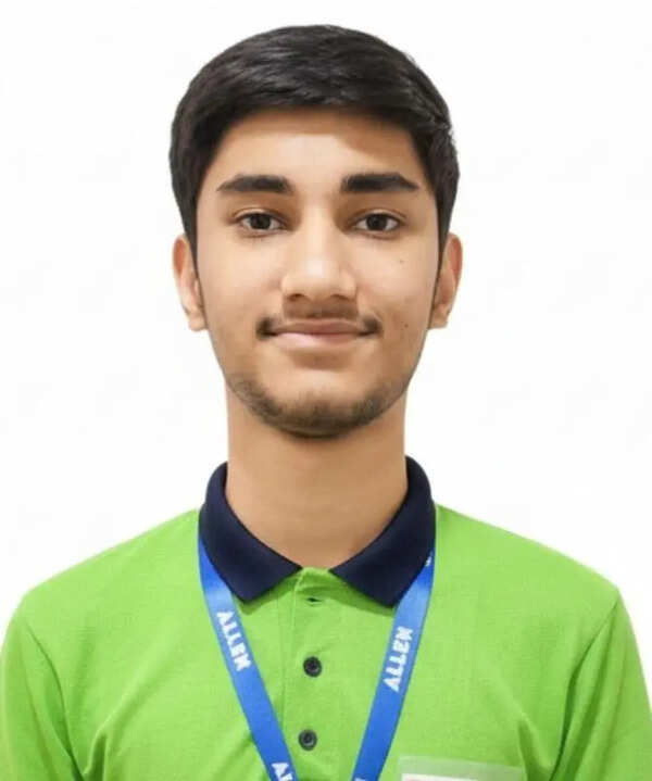 Rajkot boy sole Gujarat candidate in JEE Main elite club
