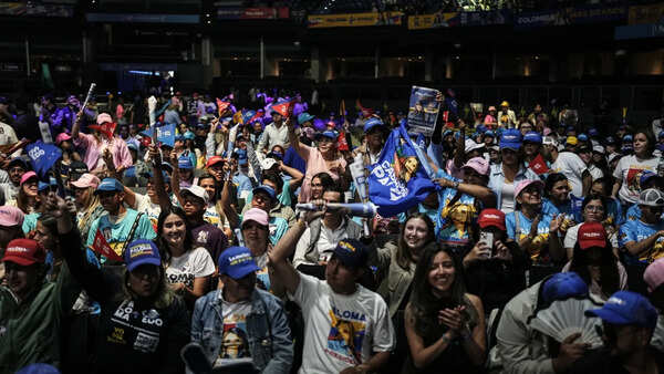 Campaigning ends in Colombia as left fights to stay in power
