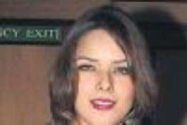 Udita, Sagarika keep up cold vibes