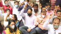 Ex-Navy officer’s daughter sits on dharna, demands accused be booked under non-bailable offence 