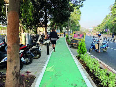Tap The Chatter: How can authorities better protect the city’s cycle tracks from being encroached by motorists?