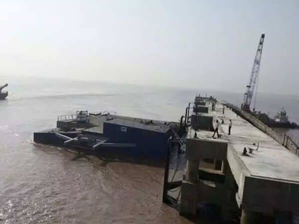Unsafe cargo handling at ports polluting marine life