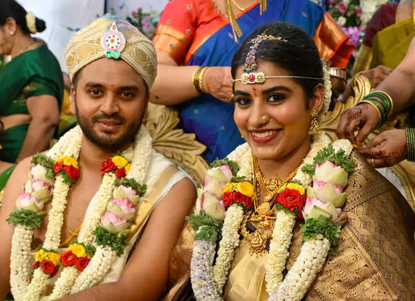 Cricketers and actors drop by to wish the newly weds Sharath and Archana