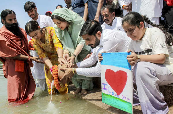 Emotional farewell as Prateek’s ashes immersed in Ganga at Haridwar