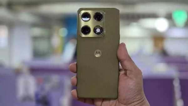 Motorola Signature review: Is a head turner
