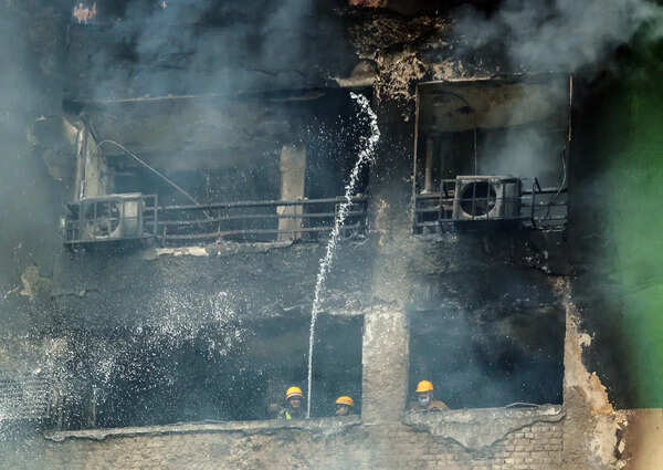 Owners of charred Green Avenue flats seek FIR against RWA after condo fire