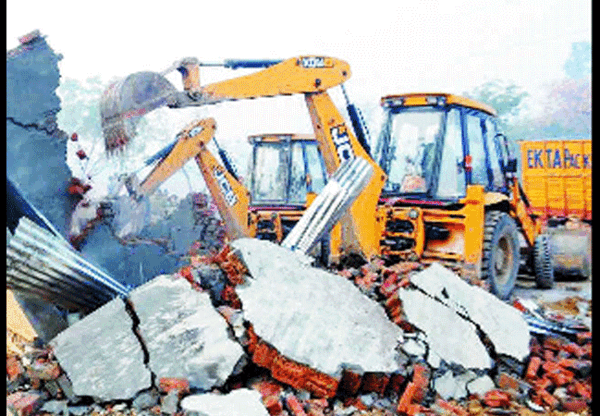 After IAS quarters razed, people go without water