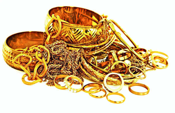 Two women steal 360 gms of gold at Vizag RTC complex