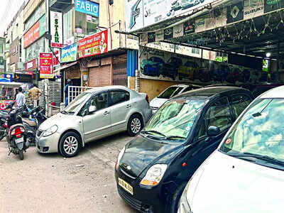 The not-so curious case of missing footpaths