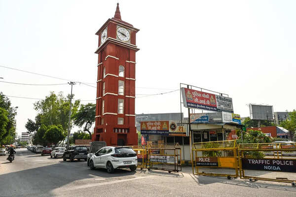 Checkpost blocks view as Noida inaugurates its second clock tower near GIP Mall