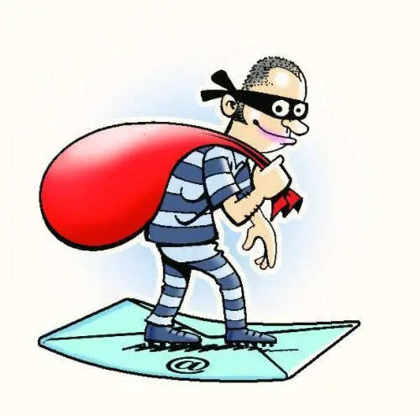 Thieves decamp with gold, cash worth ₹15 lakh from KSRP constable’s house