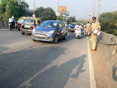 Couple killed, three injured as tempo cuts lane on Sion flyover, driver arrested