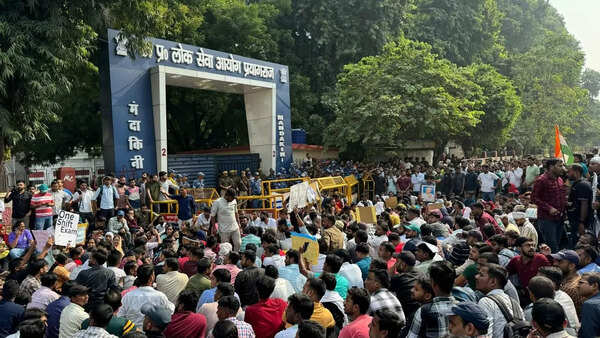 Students continue protest for second day outside UPPSC office in Prayagraj, demand roll back of normalisation formula