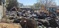 Fire in vacant plot spreads to nearby flats in South City II; no casualties