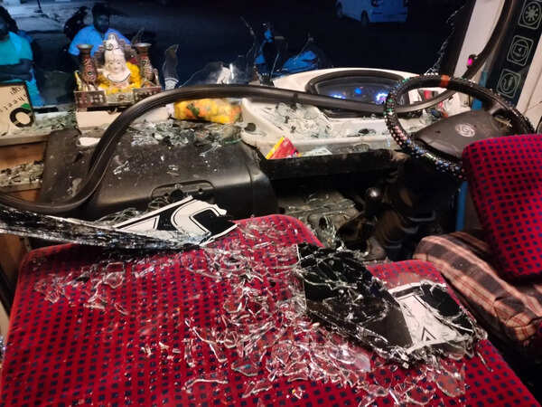 Stones hurled at Indore-Mum  bus on highway, six injured