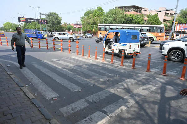 Students identify blockages hampering pedestrian movement in Jaipur