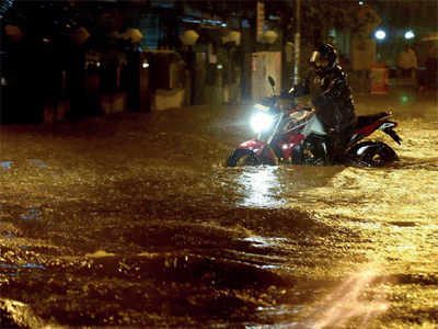 Rain puts Mumbai into no-fly zone