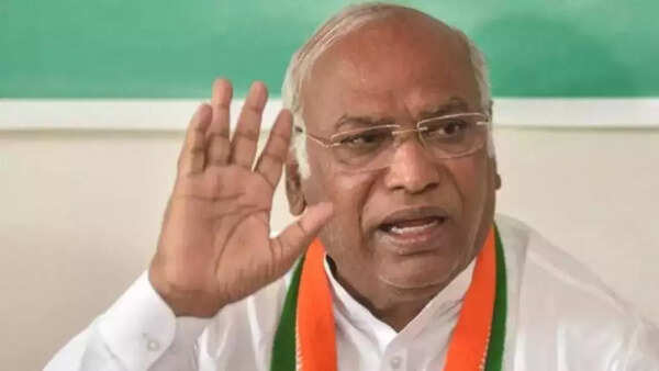 Congress president polls: Party delegates to vote in Maharashtra