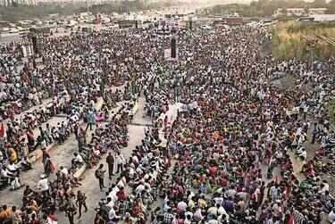 Tribals-farmers’ march near Mumbai called off after talks with Maharashtra govt